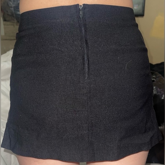 Y2K Urban Behaviour Skirt - Picture 2 of 4